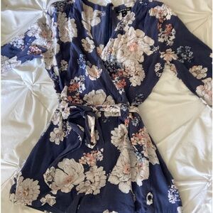 Rare Yumi Kim 💯 silk (shell) romper with side pockets